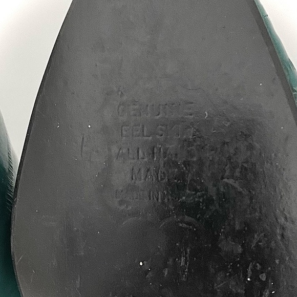 Elegant Emerald Green Women's Heels - Picture 8 of 11